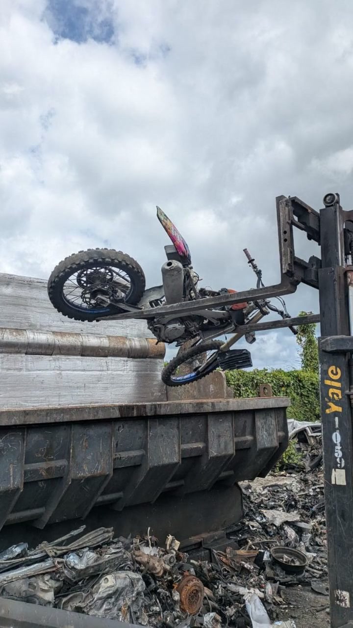 Justice Implacable : La Moto-Cross Détruite !