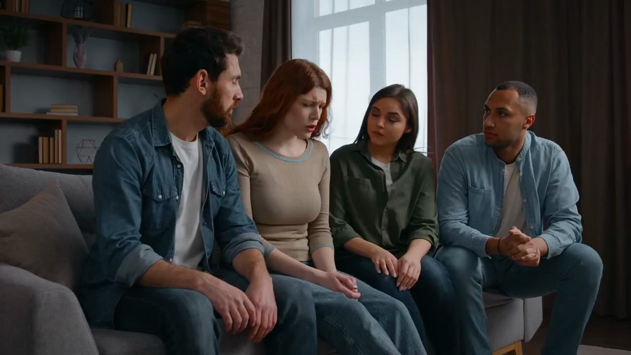 Psychologie de ceux qui observent plus qu'ils ne parlent