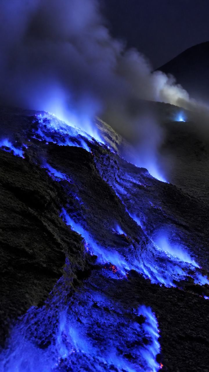 The Unbelievable Blue Flames of the Volcano!