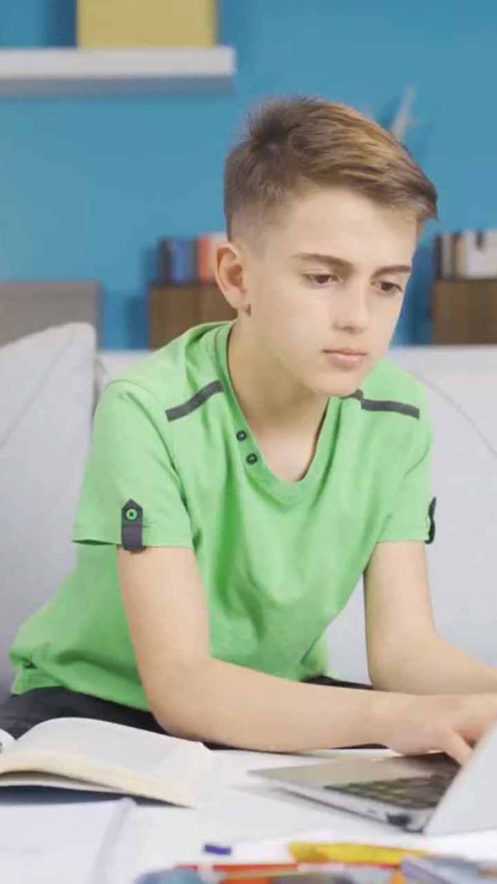 De la dyslexie à la richesse : L'incroyable parcours de Glenn Stearns